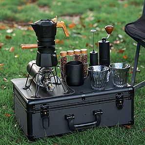 Kaffeekoffer und Teetischplatte aus schwarzem Aluminium